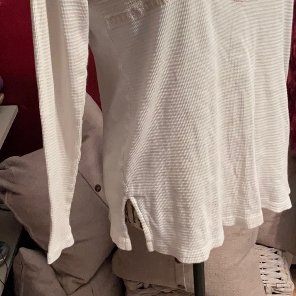 Lucky Brand thermal top EUC - Picture 2 of 5